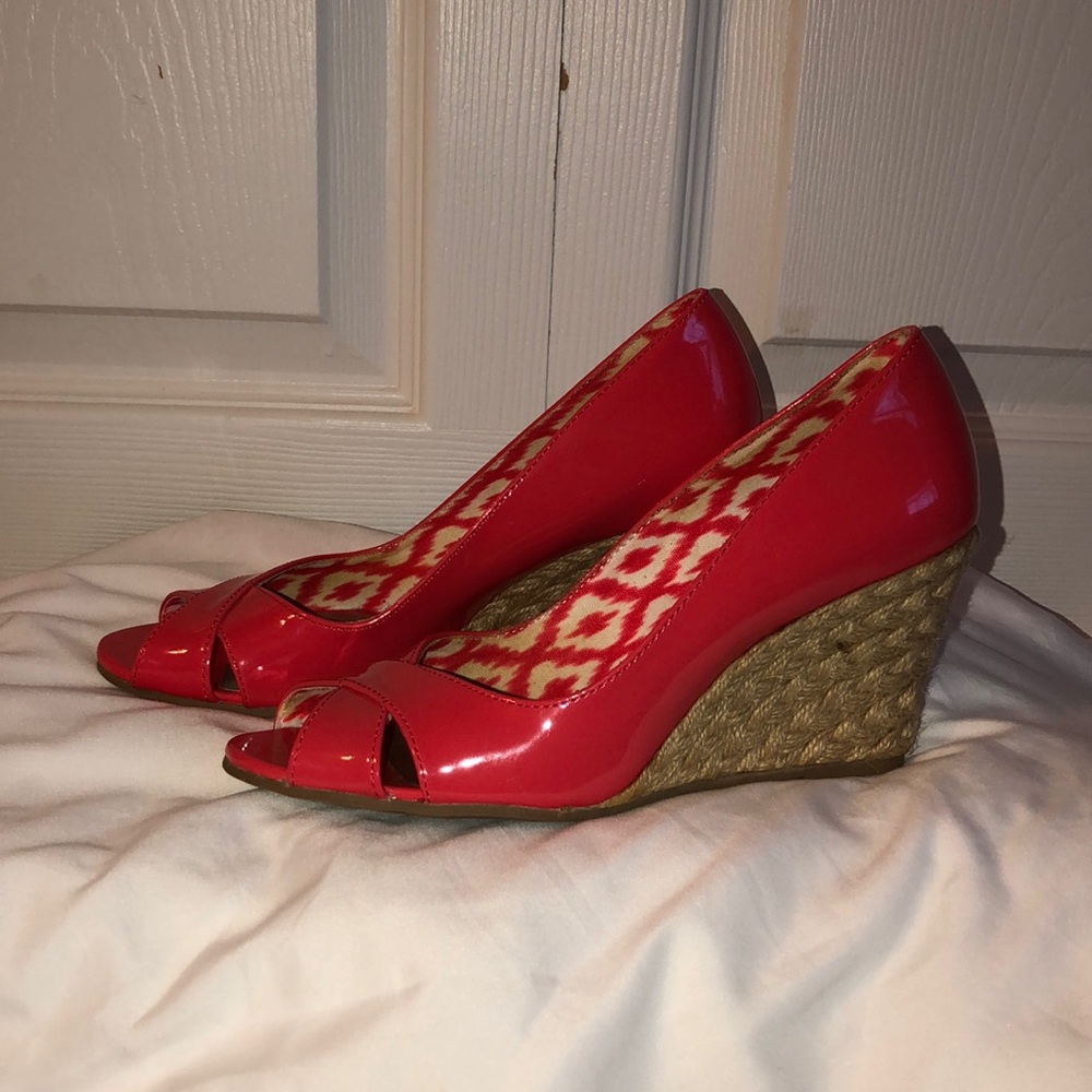 Coral open toe wedges